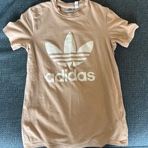 Adidas tee